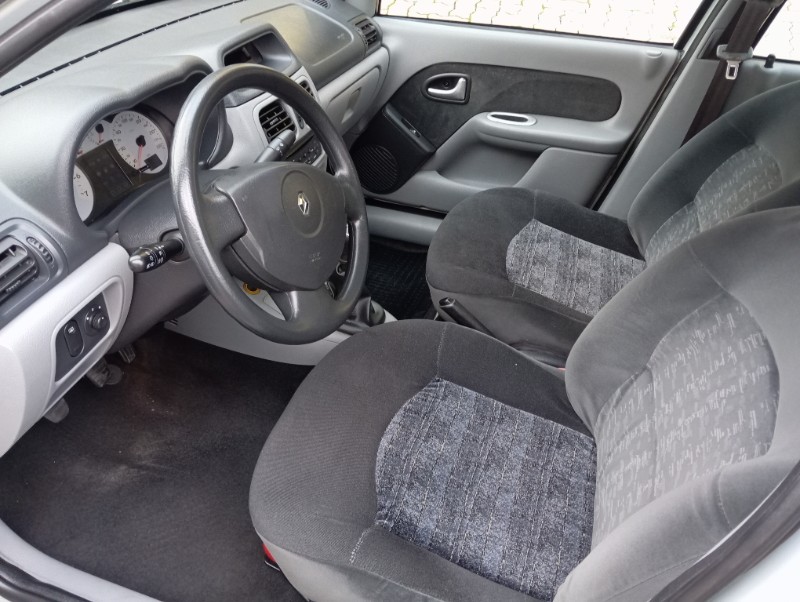 RENAULT CLIO 1.6 PRIVILEGE SEDAN 16V /2009 AUTO SHOW SANTA CRUZ DO SUL / Carros no Vale