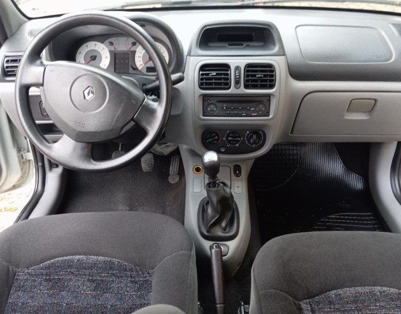 RENAULT CLIO 1.6 PRIVILEGE SEDAN 16V /2009 AUTO SHOW SANTA CRUZ DO SUL / Carros no Vale
