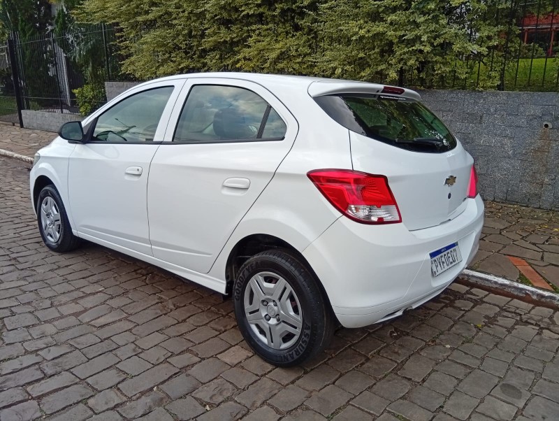 CHEVROLET ONIX 1.0 LT 2016/2016 ALTERNATIVA VEÍCULOS LAJEADO / Carros no Vale