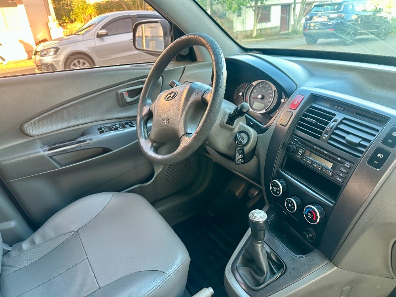 HYUNDAI TUCSON 2.0 2007/2008 SÉTIMA VEÍCULOS GUAPORÉ / Carros no Vale