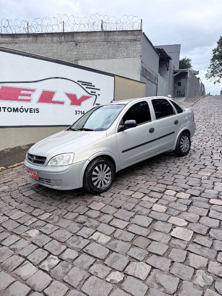 CHEVROLET CORSA SEDAN PREMIUM 1.0 2005/2005 ELY AUTOMÓVEIS LAJEADO / Carros no Vale