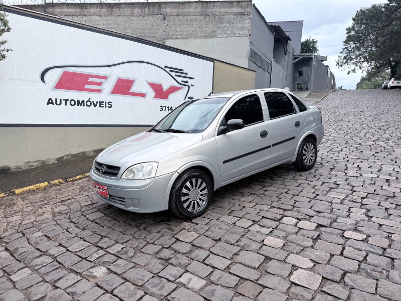 CHEVROLET CORSA SEDAN PREMIUM 1.0 2005/2005 ELY AUTOMÓVEIS LAJEADO / Carros no Vale