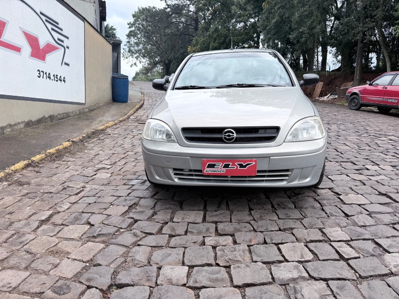 CHEVROLET CORSA SEDAN PREMIUM 1.0 2005/2005 ELY AUTOMÓVEIS LAJEADO / Carros no Vale