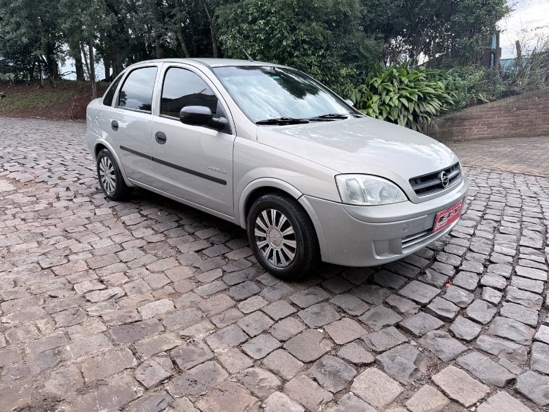 CHEVROLET CORSA SEDAN PREMIUM 1.0 2005/2005 ELY AUTOMÓVEIS LAJEADO / Carros no Vale