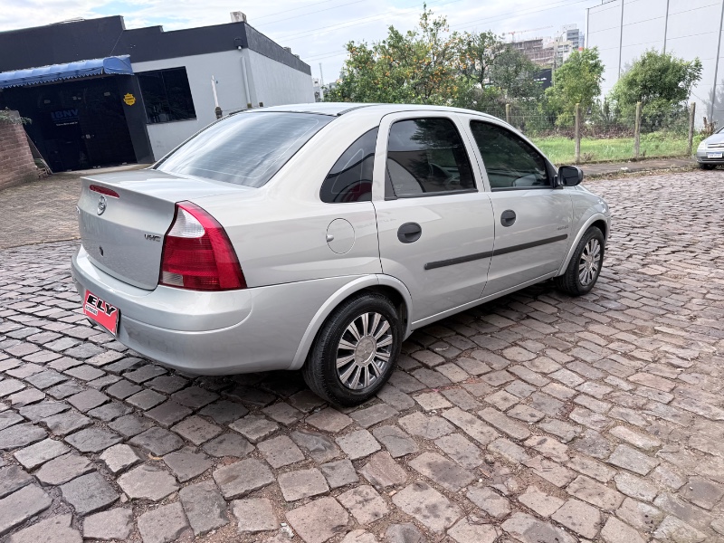 CHEVROLET CORSA SEDAN PREMIUM 1.0 2005/2005 ELY AUTOMÓVEIS LAJEADO / Carros no Vale