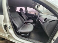 VOLKSWAGEN GOL 1.6 2011/2012 TS VEÍCULOS ANTA GORDA / Carros no Vale