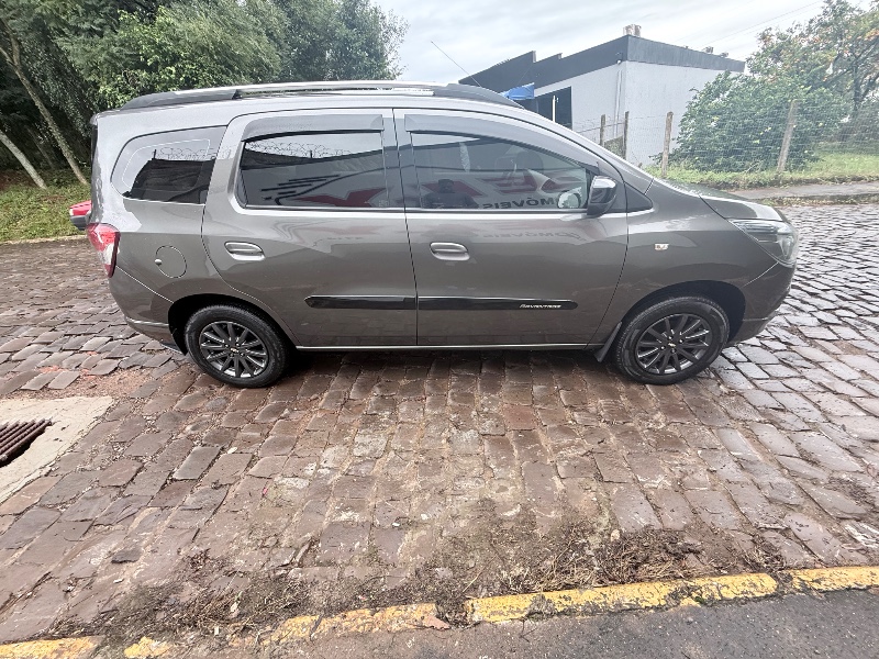 CHEVROLET SPIN 1.8 ADVANTAGE 2014/2014 ELY AUTOMÓVEIS LAJEADO / Carros no Vale