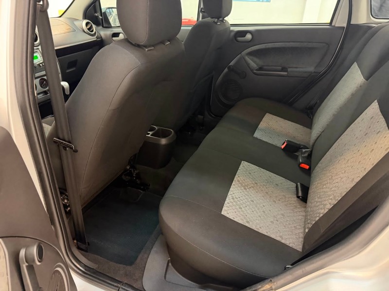 FORD FIESTA 1.6 SE 2014/2014 LUCAS AUTOMÓVEIS BOM RETIRO DO SUL / Carros no Vale