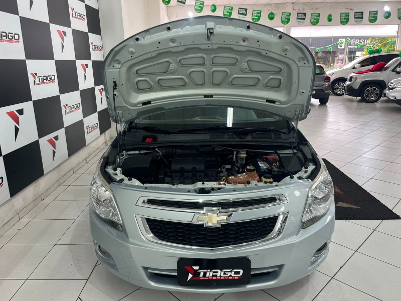 CHEVROLET COBALT LTZ 1.8 8V ECONO.FLEX 4P MEC. 2013/2013 TIAGO AUTOMÓVEIS VENÂNCIO AIRES / Carros no Vale