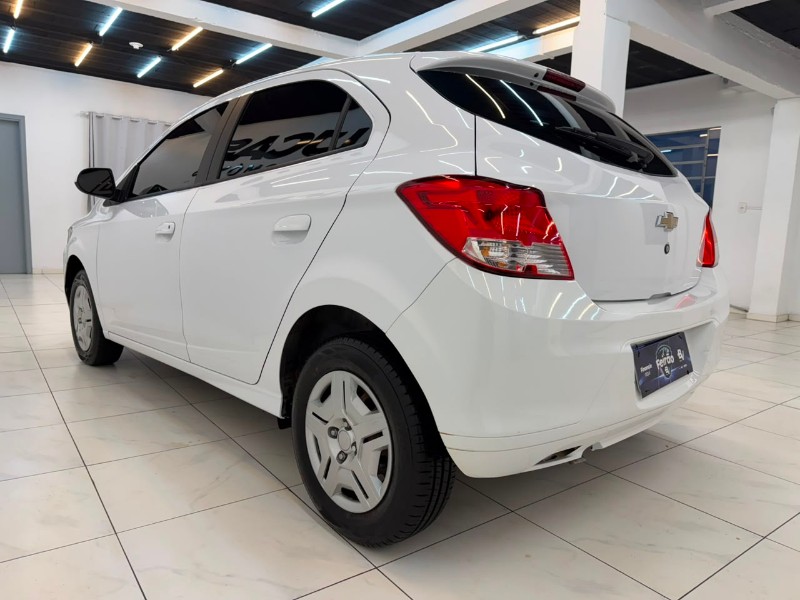 CHEVROLET ONIX 1.0 MT LS 2016/2016 LUCAS AUTOMÓVEIS BOM RETIRO DO SUL / Carros no Vale