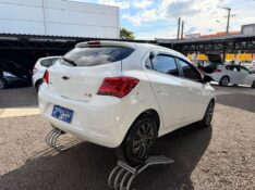 CHEVROLET ONIX 1.0 JOY BLACK /2021 AR MULTIMARCAS VENÂNCIO AIRES / Carros no Vale