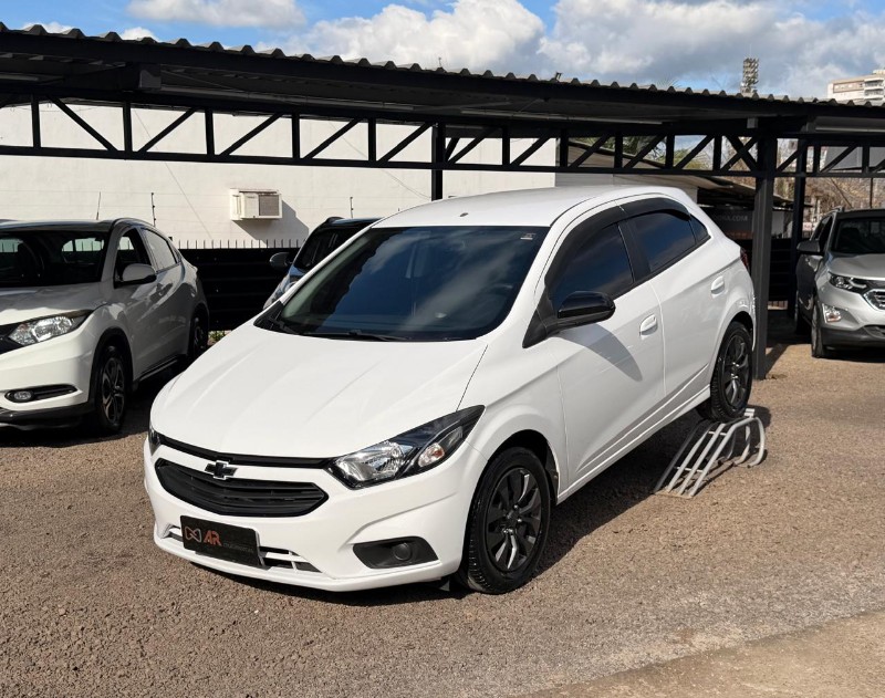 CHEVROLET ONIX 1.0 JOY BLACK /2021 AR MULTIMARCAS VENÂNCIO AIRES / Carros no Vale