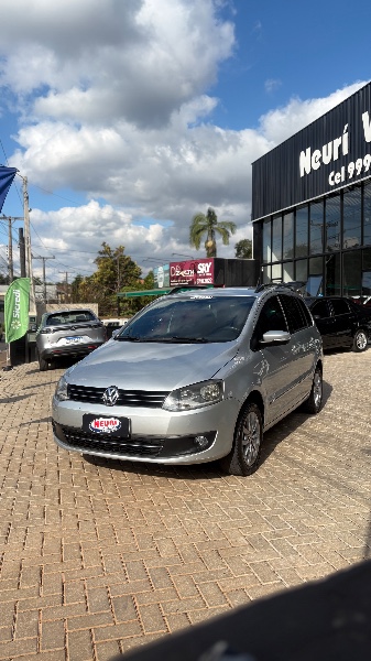 VOLKSWAGEN SPACEFOX 1.6 SPORTLINE 8V /2013 NEURI VEÍCULOS LAJEADO / Carros no Vale VOLKSWAGEN SPACEFOX 1.6 SPORTLINE 8V /2013 NEURI VEÍCULOS LAJEADO / Carros no Vale