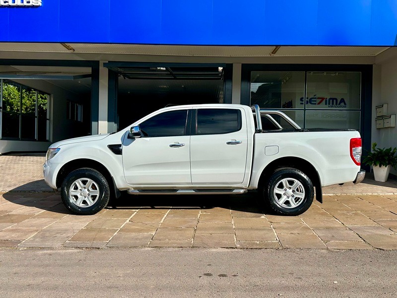 FORD RANGER XLT 2.5 16V 4X2 CD FLEX 2014/2014 SÉTIMA VEÍCULOS GUAPORÉ / Carros no Vale