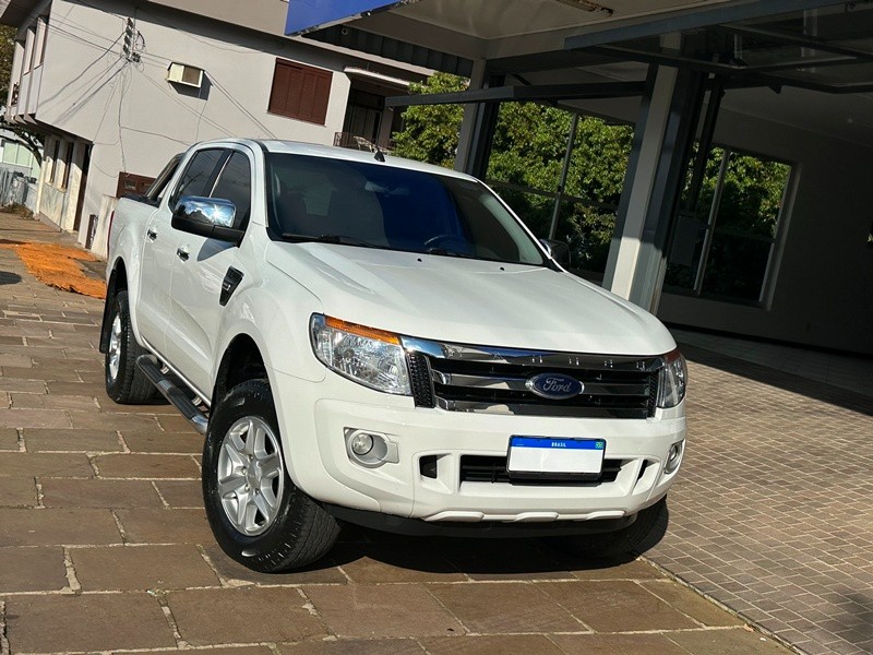 FORD RANGER XLT 2.5 16V 4X2 CD FLEX 2014/2014 SÉTIMA VEÍCULOS GUAPORÉ / Carros no Vale