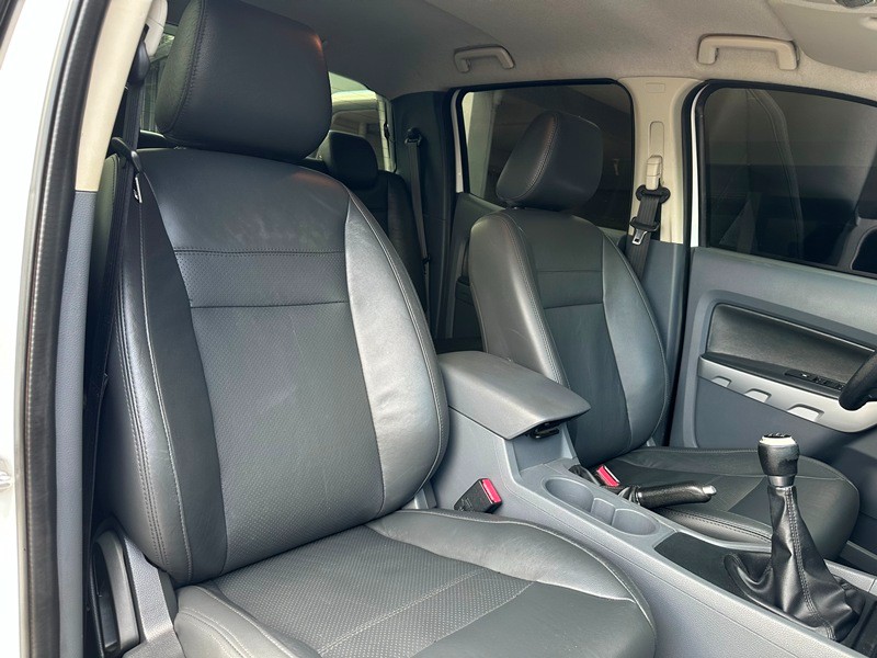 FORD RANGER XLT 2.5 16V 4X2 CD FLEX 2014/2014 SÉTIMA VEÍCULOS GUAPORÉ / Carros no Vale