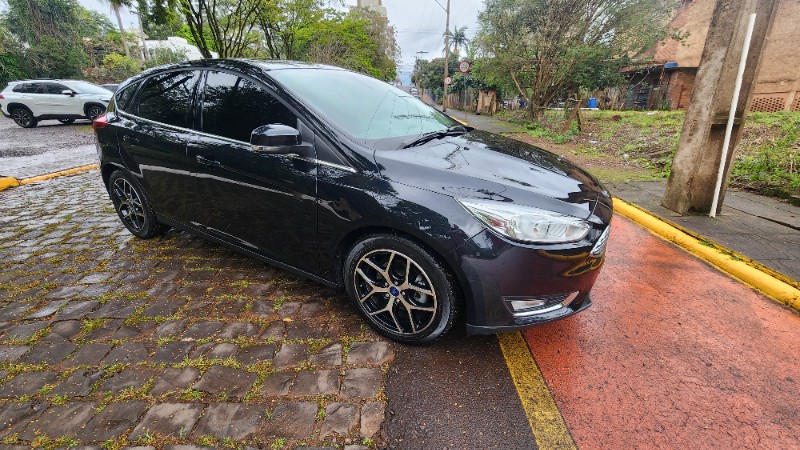 FORD FOCUS 2.0 TITANIUM HATCH 16V 2017/2018 FERNANDO AUTOMÓVEIS | REVENDA DE CARROS ARROIO DO MEIO ARROIO DO MEIO / Carros no Vale FORD FOCUS 2.0 TITANIUM HATCH 16V 2017/2018 FERNANDO AUTOMÓVEIS | REVENDA DE CARROS ARROIO DO MEIO ARROIO DO MEIO / Carros no Vale
