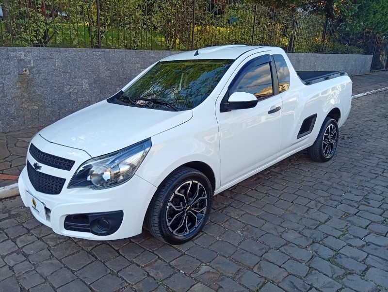 CHEVROLET MONTANA 1.4 LS 2013/2014 ALTERNATIVA VEÍCULOS LAJEADO / Carros no Vale