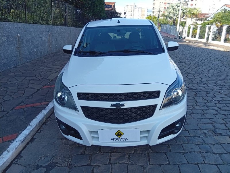 CHEVROLET MONTANA 1.4 LS 2013/2014 ALTERNATIVA VEÍCULOS LAJEADO / Carros no Vale