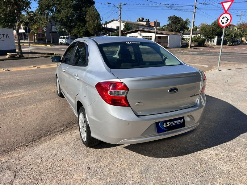 FORD KA + 1.5 ADVANCED SEDAN 16V FLEX 4P MANUAL 2018/2018 LS MULTIMARCAS VENÂNCIO AIRES / Carros no Vale
