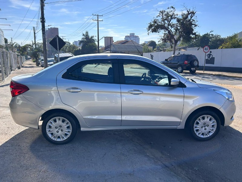 FORD KA + 1.5 ADVANCED SEDAN 16V FLEX 4P MANUAL 2018/2018 LS MULTIMARCAS VENÂNCIO AIRES / Carros no Vale