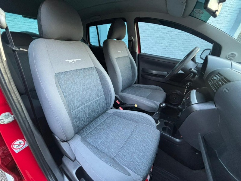VOLKSWAGEN CROSSFOX 1.6 /2006 RT 811 VEÍCULOS ARROIO DO MEIO / Carros no Vale VOLKSWAGEN CROSSFOX 1.6 /2006 RT 811 VEÍCULOS ARROIO DO MEIO / Carros no Vale