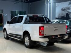 CHEVROLET S10 2.4 LT 4X2 8V 2012/2013 JM AUTOMÓVEIS VENÂNCIO AIRES / Carros no Vale