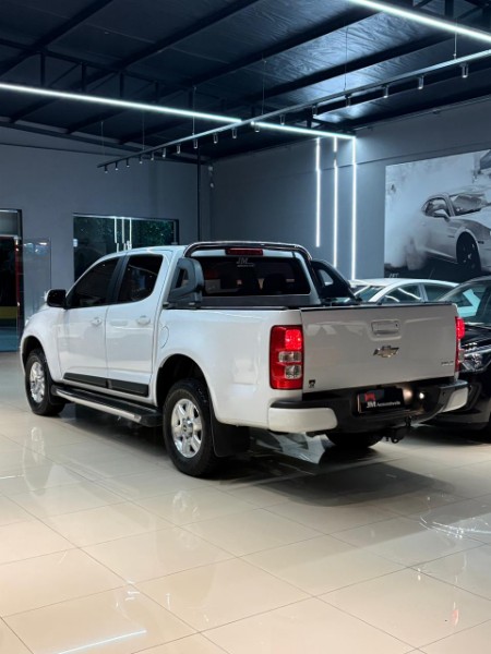 CHEVROLET S10 2.4 LT 4X2 8V 2012/2013 JM AUTOMÓVEIS VENÂNCIO AIRES / Carros no Vale