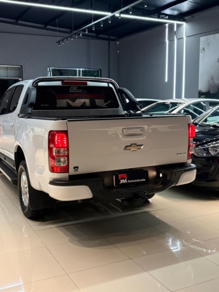 CHEVROLET S10 2.4 LT 4X2 8V 2012/2013 JM AUTOMÓVEIS VENÂNCIO AIRES / Carros no Vale