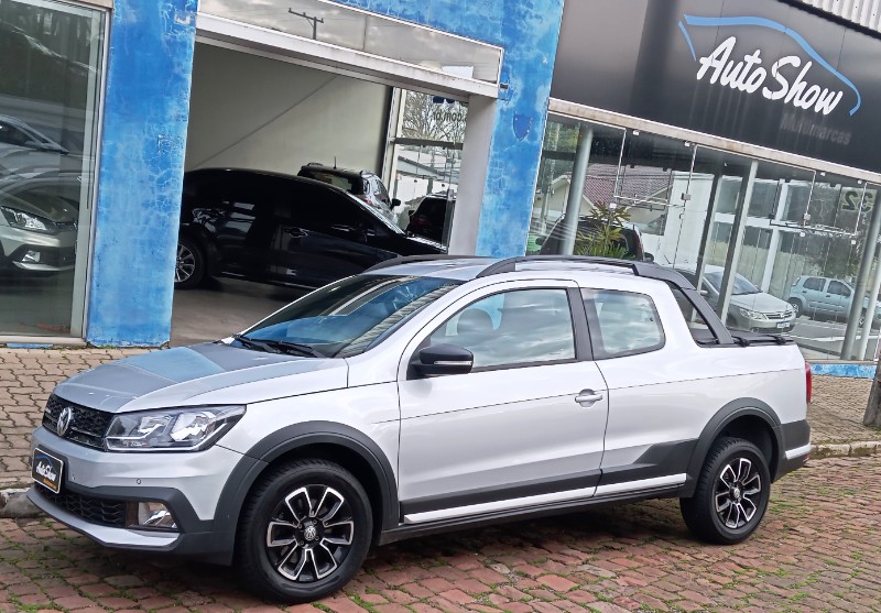 VOLKSWAGEN SAVEIRO 1.6 CROSS CD 16V FLEX 2P MANUAL /2023 AUTO SHOW SANTA CRUZ DO SUL / Carros no Vale