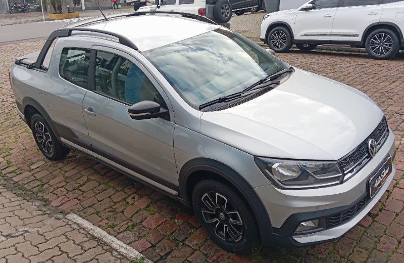 VOLKSWAGEN SAVEIRO 1.6 CROSS CD 16V FLEX 2P MANUAL /2023 AUTO SHOW SANTA CRUZ DO SUL / Carros no Vale