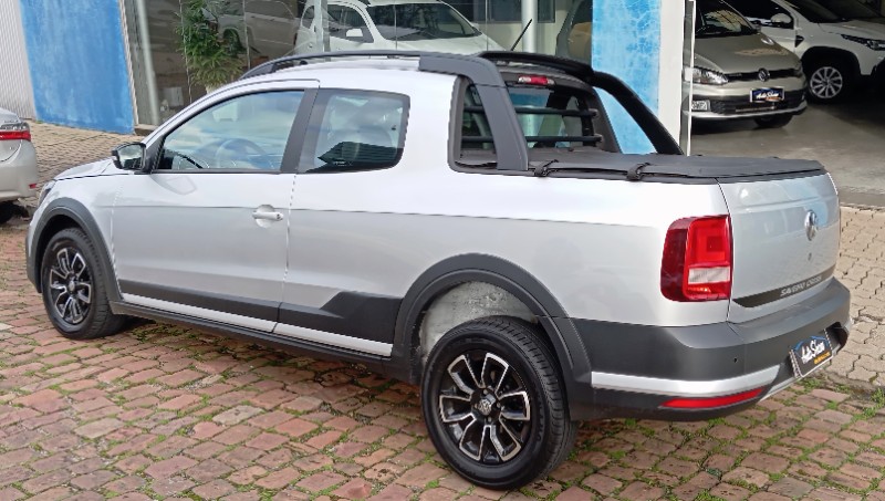 VOLKSWAGEN SAVEIRO 1.6 CROSS CD 16V FLEX 2P MANUAL /2023 AUTO SHOW SANTA CRUZ DO SUL / Carros no Vale