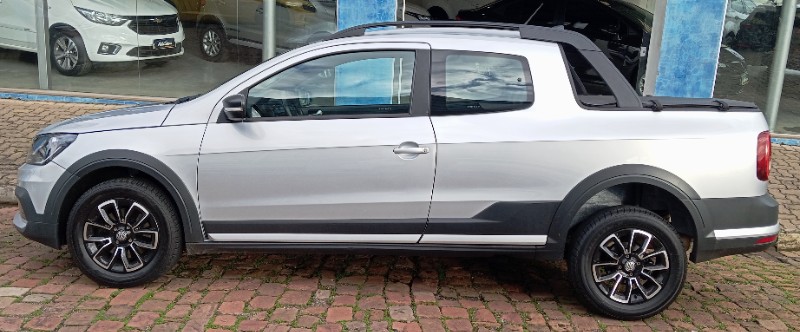 VOLKSWAGEN SAVEIRO 1.6 CROSS CD 16V FLEX 2P MANUAL /2023 AUTO SHOW SANTA CRUZ DO SUL / Carros no Vale