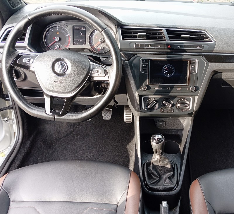 VOLKSWAGEN SAVEIRO 1.6 CROSS CD 16V FLEX 2P MANUAL /2023 AUTO SHOW SANTA CRUZ DO SUL / Carros no Vale