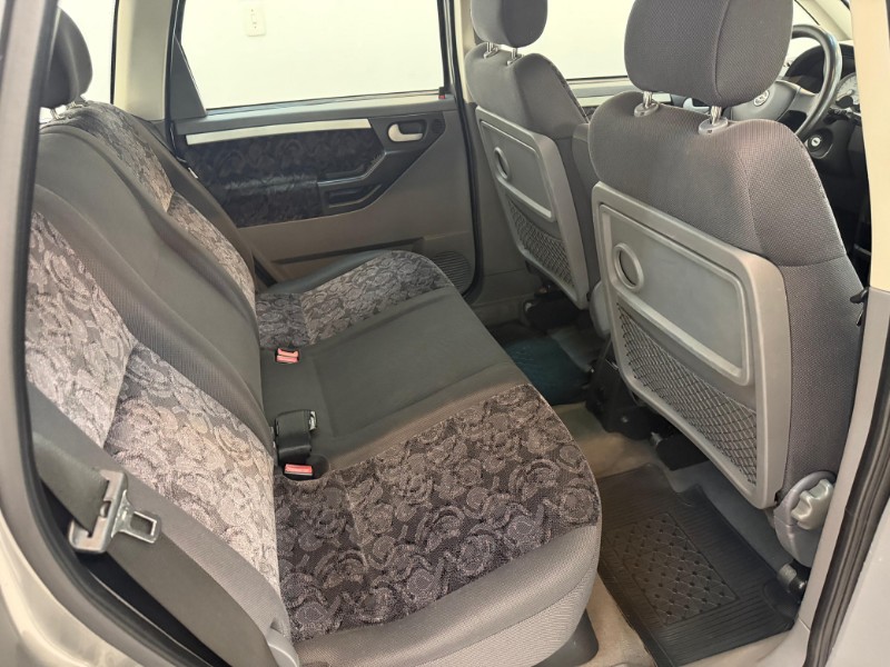 CHEVROLET MERIVA CD 1.8 2004/2004 LUCAS AUTOMÓVEIS BOM RETIRO DO SUL / Carros no Vale
