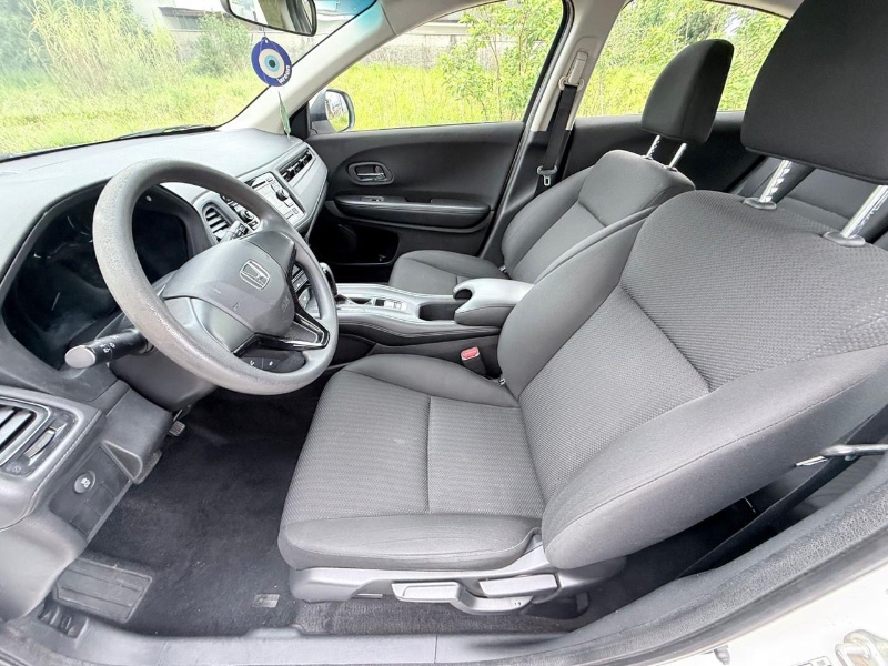 HONDA HR-V 1.8 16V FLEX LX 4P AUTOMÁTICO 2016/2016 ELY AUTOMÓVEIS LAJEADO / Carros no Vale