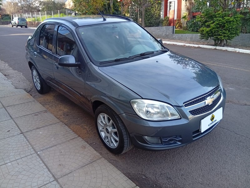 CHEVROLET PRISMA 1.4 LT 2011/2012 ALTERNATIVA VEÍCULOS LAJEADO / Carros no Vale