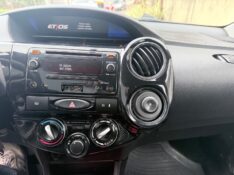 TOYOTA ETIOS 1.5 XS 16V FLEX 4P AUTOMÁTICO 2017/2017 ELY AUTOMÓVEIS LAJEADO / Carros no Vale