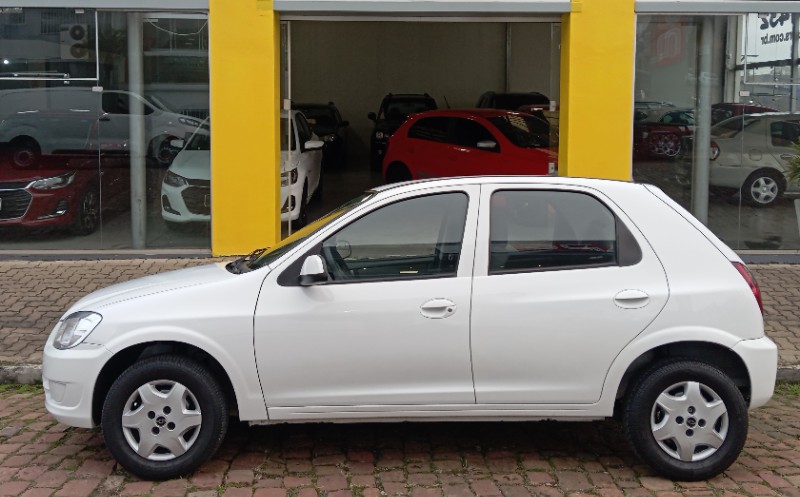 CHEVROLET CELTA SPIRIT/ LT 1.0 MPFI 8V FLEXP. 5P 2012/2013 AUTO SHOW SANTA CRUZ DO SUL / Carros no Vale