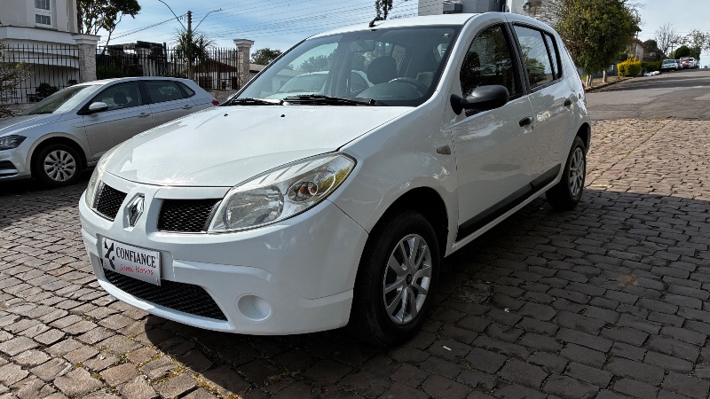 RENAULT SANDERO 1.0 12V SCE FLEX EXPRESSION MANUAL 2011/2011 COMPLETO VEÍCULOS GUAPORÉ / Carros no Vale