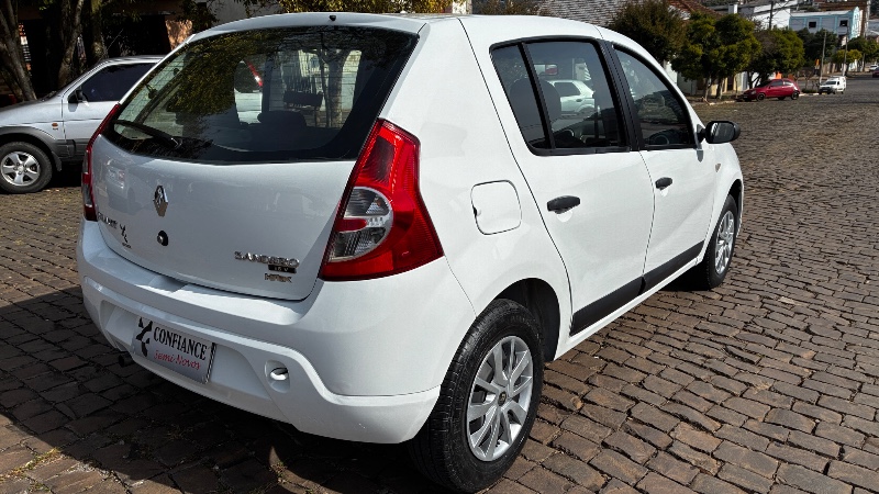 RENAULT SANDERO 1.0 12V SCE FLEX EXPRESSION MANUAL 2011/2011 COMPLETO VEÍCULOS GUAPORÉ / Carros no Vale