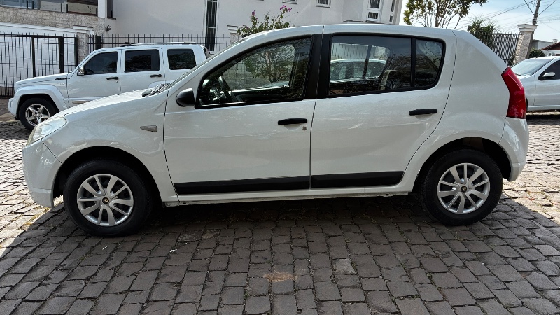RENAULT SANDERO 1.0 12V SCE FLEX EXPRESSION MANUAL 2011/2011 COMPLETO VEÍCULOS GUAPORÉ / Carros no Vale