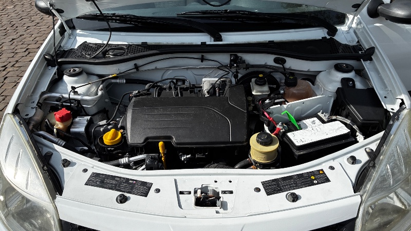 RENAULT SANDERO 1.0 12V SCE FLEX EXPRESSION MANUAL 2011/2011 COMPLETO VEÍCULOS GUAPORÉ / Carros no Vale