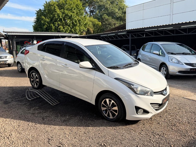 HYUNDAI HB20S 1.6 COMFORT /2015 AR MULTIMARCAS VENÂNCIO AIRES / Carros no Vale