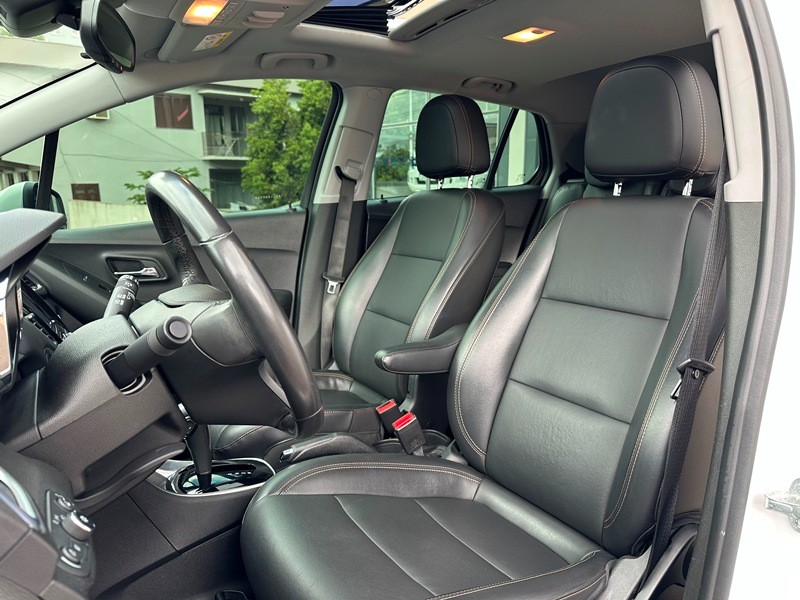 CHEVROLET TRACKER PREMIER 1.4 TURBO 2018/2019 SÉTIMA VEÍCULOS GUAPORÉ / Carros no Vale