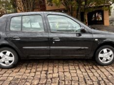 RENAULT CLIO HATCH PRIVILEGE 1.0 16V FLEX 2004 2004/2004 COMPLETO VEÍCULOS GUAPORÉ / Carros no Vale