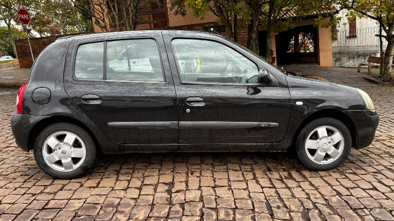 RENAULT CLIO HATCH PRIVILEGE 1.0 16V FLEX 2004 2004/2004 COMPLETO VEÍCULOS GUAPORÉ / Carros no Vale RENAULT CLIO HATCH PRIVILEGE 1.0 16V FLEX 2004 2004/2004 COMPLETO VEÍCULOS GUAPORÉ / Carros no Vale