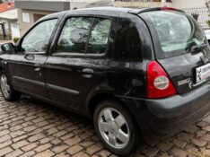 RENAULT CLIO HATCH PRIVILEGE 1.0 16V FLEX 2004 2004/2004 COMPLETO VEÍCULOS GUAPORÉ / Carros no Vale
