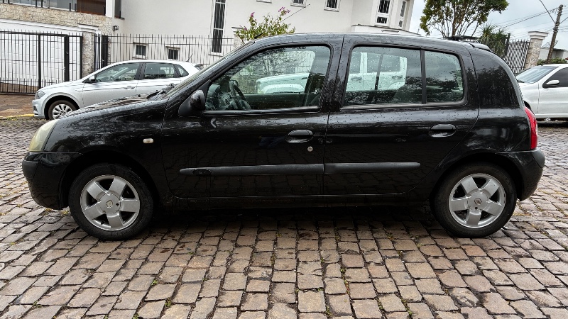 RENAULT CLIO HATCH PRIVILEGE 1.0 16V FLEX 2004 2004/2004 COMPLETO VEÍCULOS GUAPORÉ / Carros no Vale RENAULT CLIO HATCH PRIVILEGE 1.0 16V FLEX 2004 2004/2004 COMPLETO VEÍCULOS GUAPORÉ / Carros no Vale