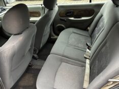 RENAULT CLIO HATCH PRIVILEGE 1.0 16V FLEX 2004 2004/2004 COMPLETO VEÍCULOS GUAPORÉ / Carros no Vale